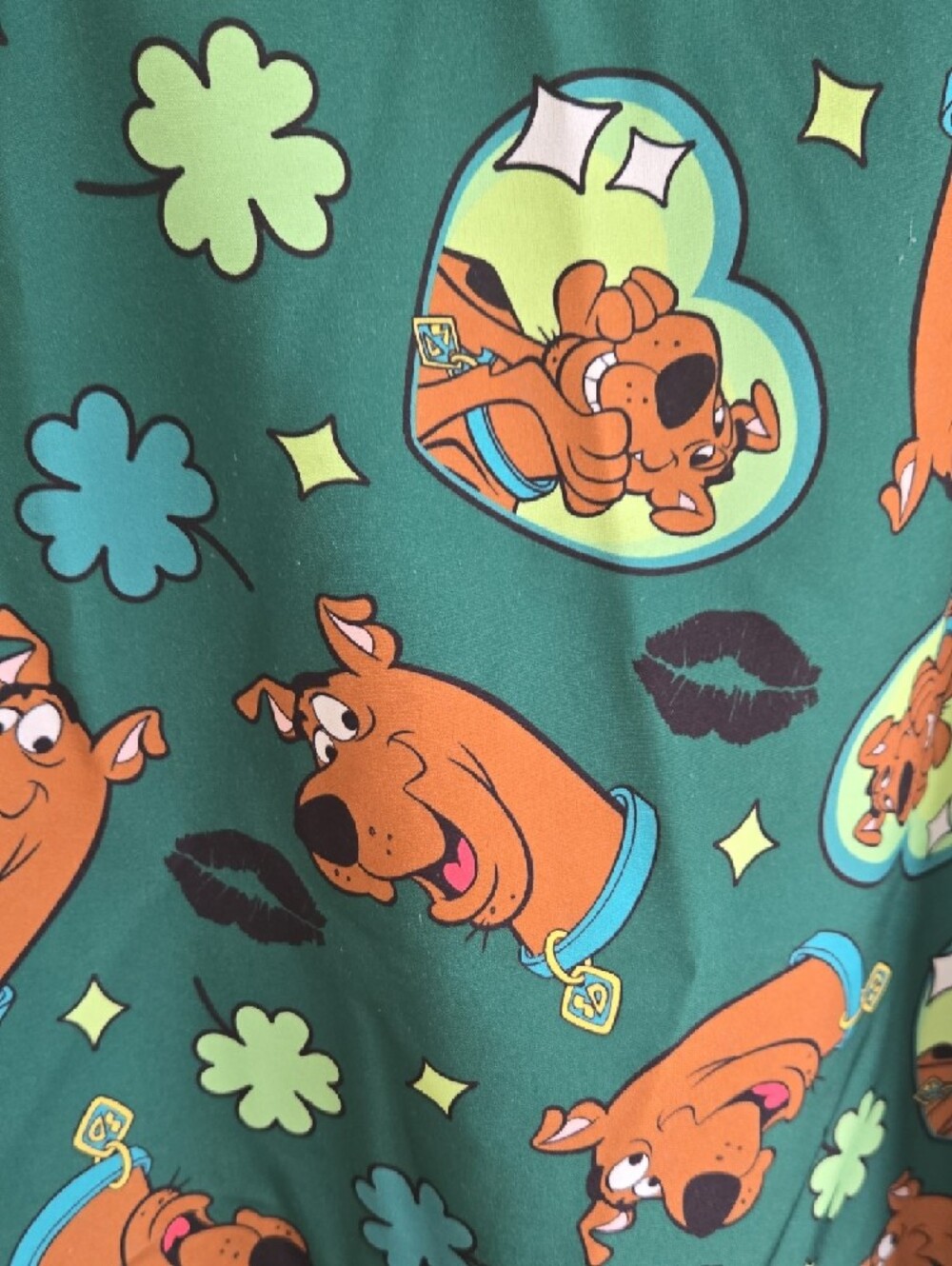Scooby Doo Character V-Neck Short Sleeve Top with Pockets - Picture 5 of 11